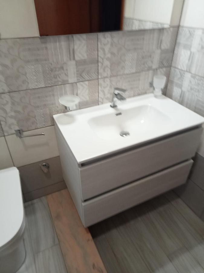 Domus Iris Apartment Реалмонте Екстериор снимка